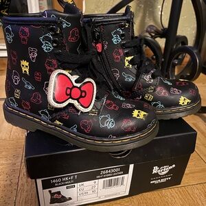 Dr Martens Hello Kitty sz 10 toddlers boots
